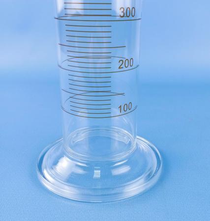 Цилиндр мерный 5drops 1-1000-2, 1000 мл, стекло Boro 3.3, со стеклянным основанием, с носиком, градуированный