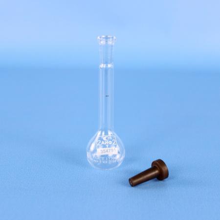 Колба мерная 2а-10-1, 10 мл, 1-го кл.точности, пластиковая пробка (ГОСТ 1770-74) Колба мерная 2а-10-1, 10 мл, 1-го кл.точности, пластиковая пробка (ГОСТ 1770-74)