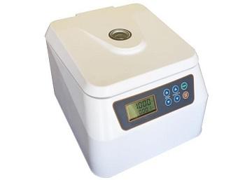 Лабораторная центрифуга 300-4500 об/мин, 12 мест, объем пробирки до 15 мл Лабораторная центрифуга 300-4500 об/мин, 12 мест, объем пробирки до 15 мл