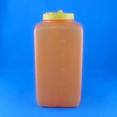 Контейнер для сбора суточной мочи с устройством для вакуумных пробирок 3 л Контейнер для сбора суточной мочи с устройством для вакуумных пробирок 3 л