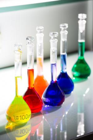 Колба мерная 2-200-2, 200 мл, 2 класс точности, стеклянная пробка, шлиф 14/23