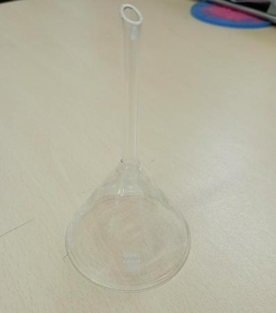 Уценка: Воронка лабораторная 5drops В-75, диаметр 75 мм, Boro 3.3, скол