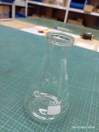 Уценка: Колба коническая (Эрленмейера) 5drops КН-2-150-22, 150 мл, горло 22 мм, стекло Boro 3.3, без шлифа