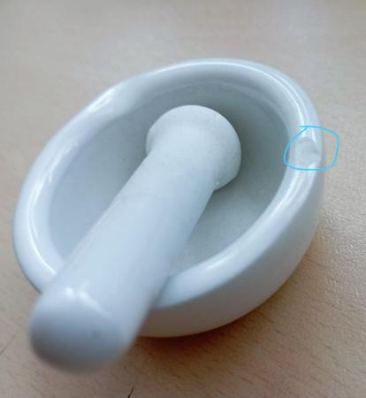 Уценка: Ступка с пестиком 5drops, диаметр 60 мм, фарфор, скол края ступки - В наличии