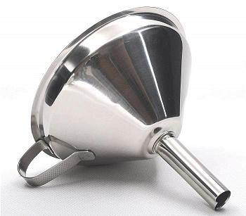 Воронка с фильтром из нержавейки диаметр 150 мм Воронка с фильтром из нержавейки диаметр 150 мм