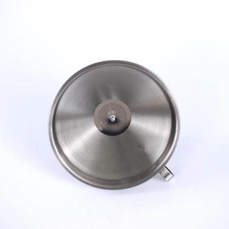 Воронка с фильтром из нержавейки диаметр 150 мм Воронка с фильтром из нержавейки диаметр 150 мм