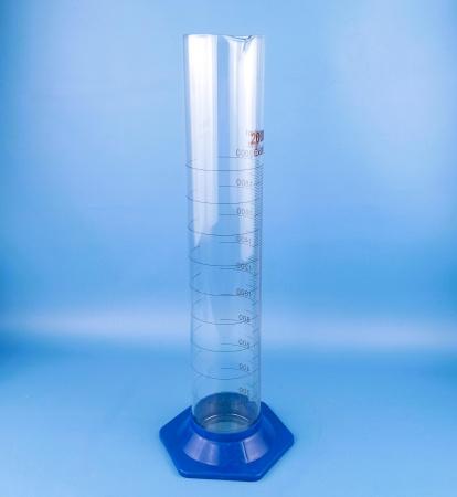 Цилиндр мерный 5drops 3-2000-2, 2000 мл, с пластиковым основанием, с носиком, градуированный, Boro 3.3