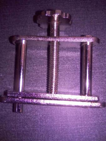 Зажим винтовой Гофмана для резиновых трубок диаметром до 20/25 мм